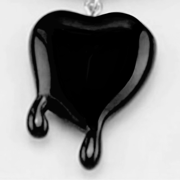 Dark Heart Black Blood Slime Liquid Dripping Droplet Goth Vamp Werewolf Necklace - Picture 10 of 11